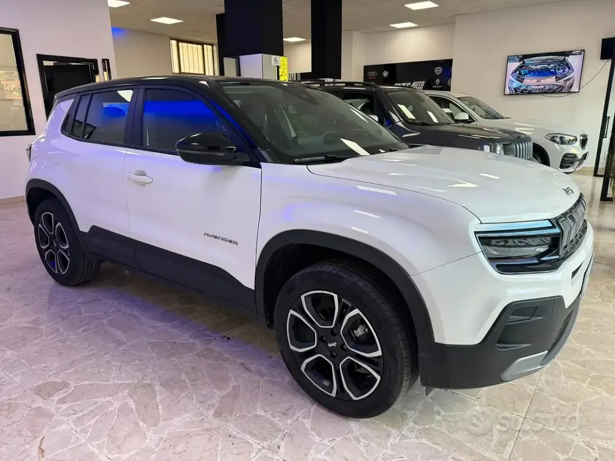 Usata Jeep Avenger Summit 101 CV (74 kW) 2023 Bianco SUV