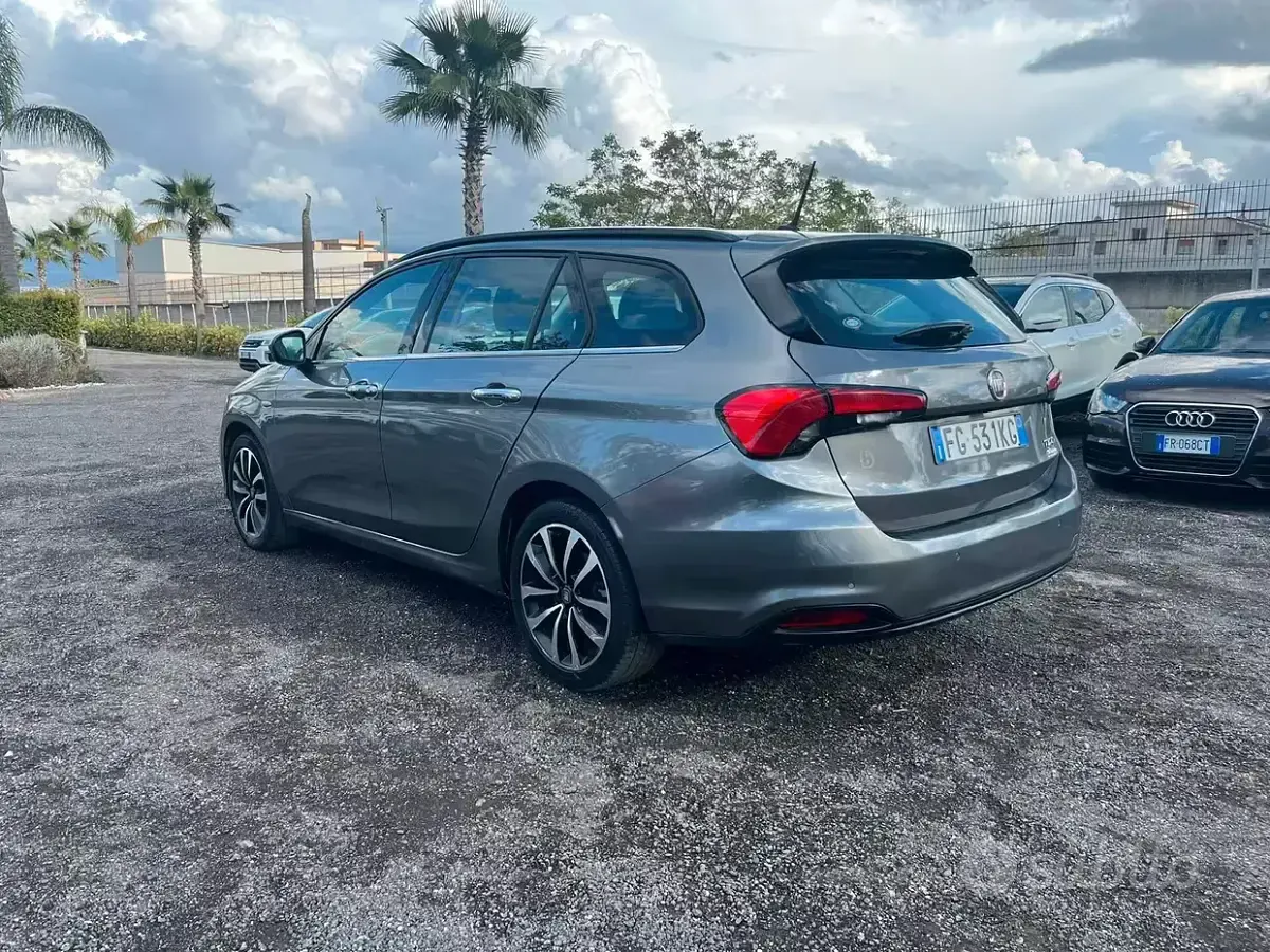 Usata Fiat Tipo Easy 120 CV (88 kW) 2016 Grigio Station wagon