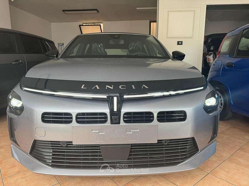 Grigio scuro Nuova 2025 Lancia Ypsilon Due volumi | 24.400 € (Molto cara) - Immagine 1/4