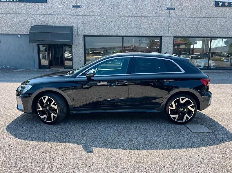 Gebraucht Audi A3 Ambiente 150 PS (110 kW) 2024 Schwarz Limousine