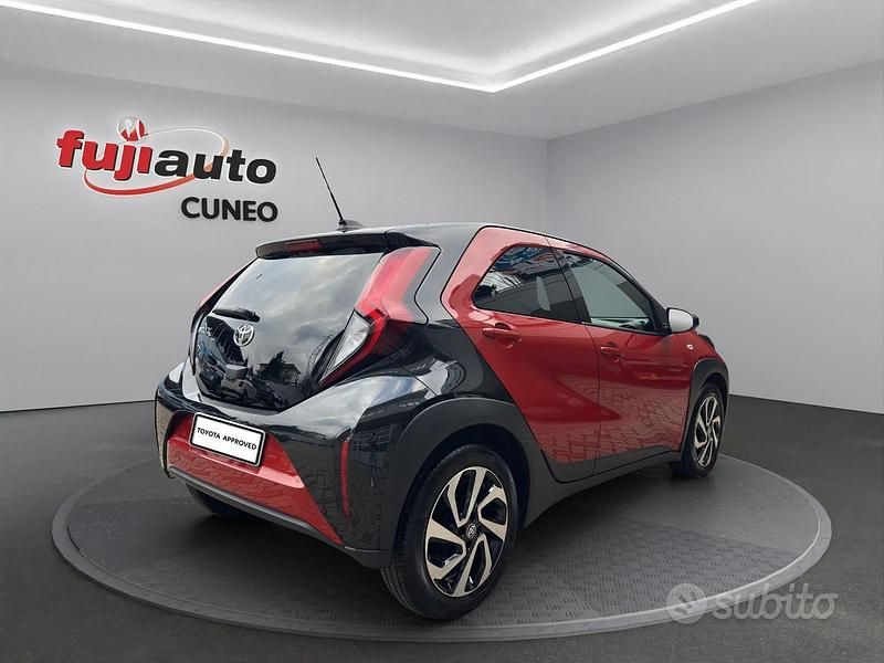 Usata Toyota Aygo X Trend 98 CV (72 kW) 2023 Rosso SUV