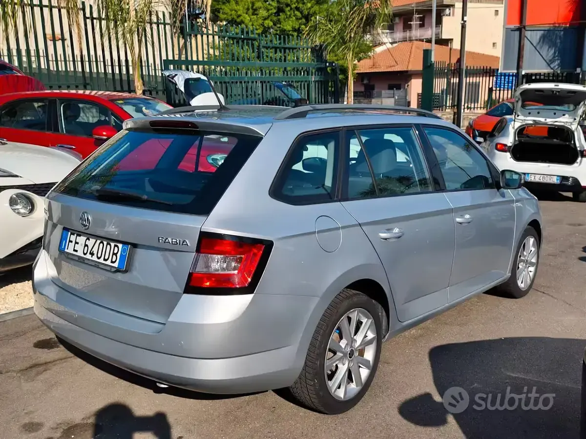 Usata Skoda Fabia Executive 75 CV (55 kW) 2016 Grigio Station wagon