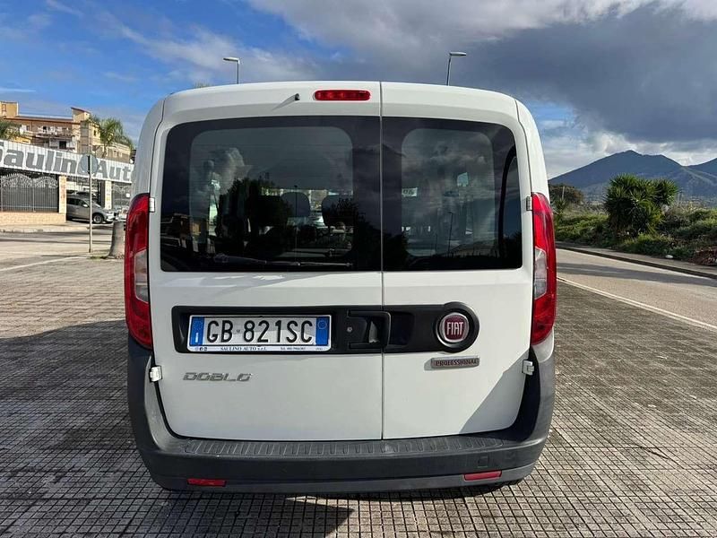 Usata Fiat Doblò S 95 CV (69 kW) 2020 Bianco Monovolume