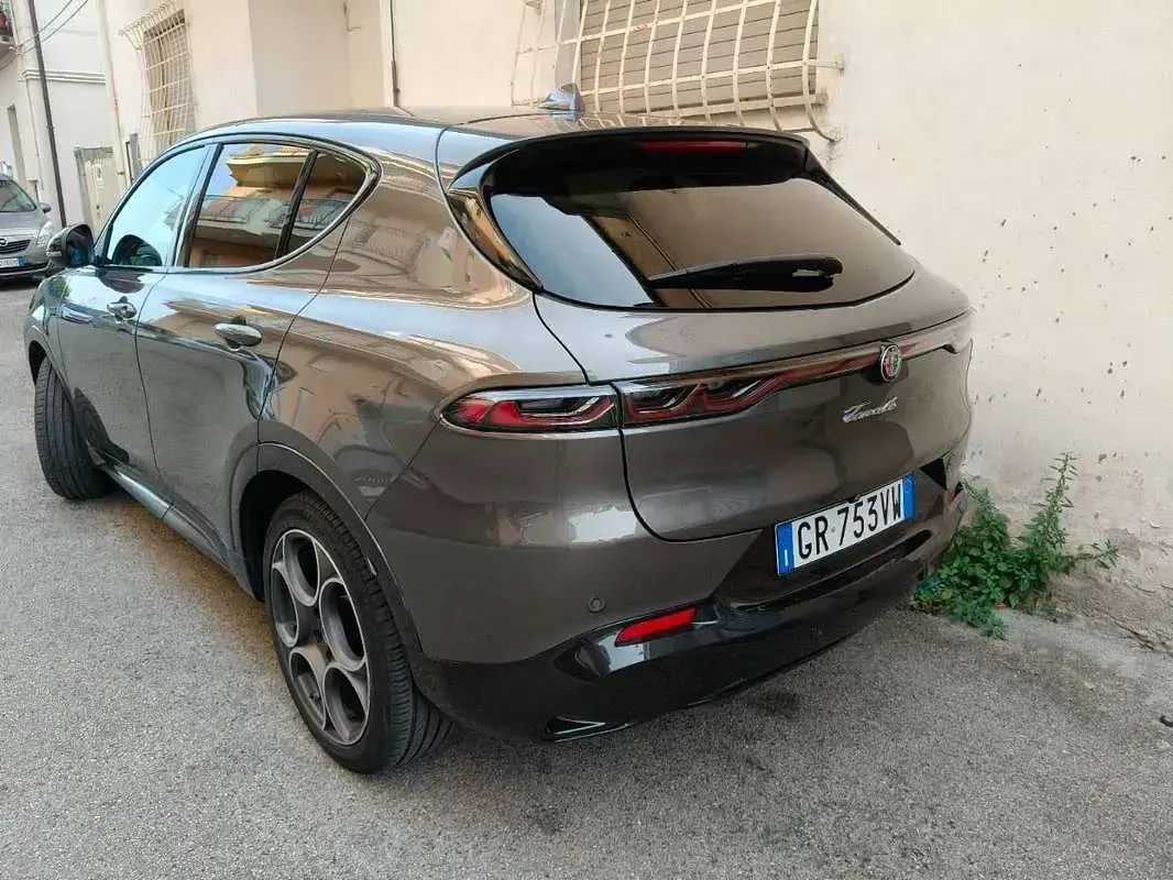 Usata Alfa Romeo Tonale Edizione Speciale 131 CV (96 kW) 2022 Grigio SUV