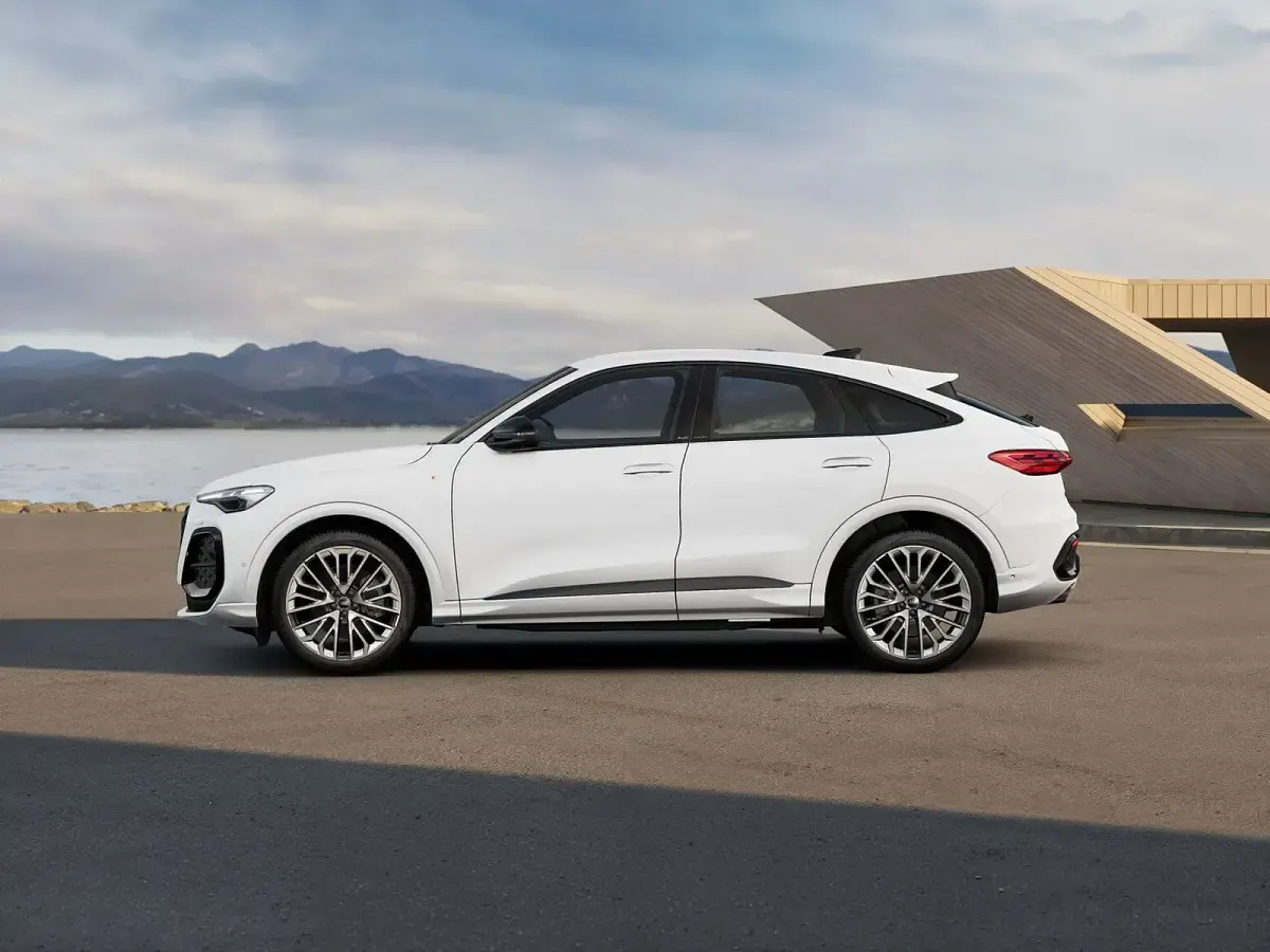 Nuova Audi Q5 Sportback S-Line 299 CV (219 kW) 2026 Bianco arkona SUV