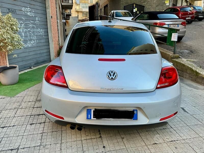 Usata VW Beetle 140 CV (102 kW) 2012 Grigio Utilitaria