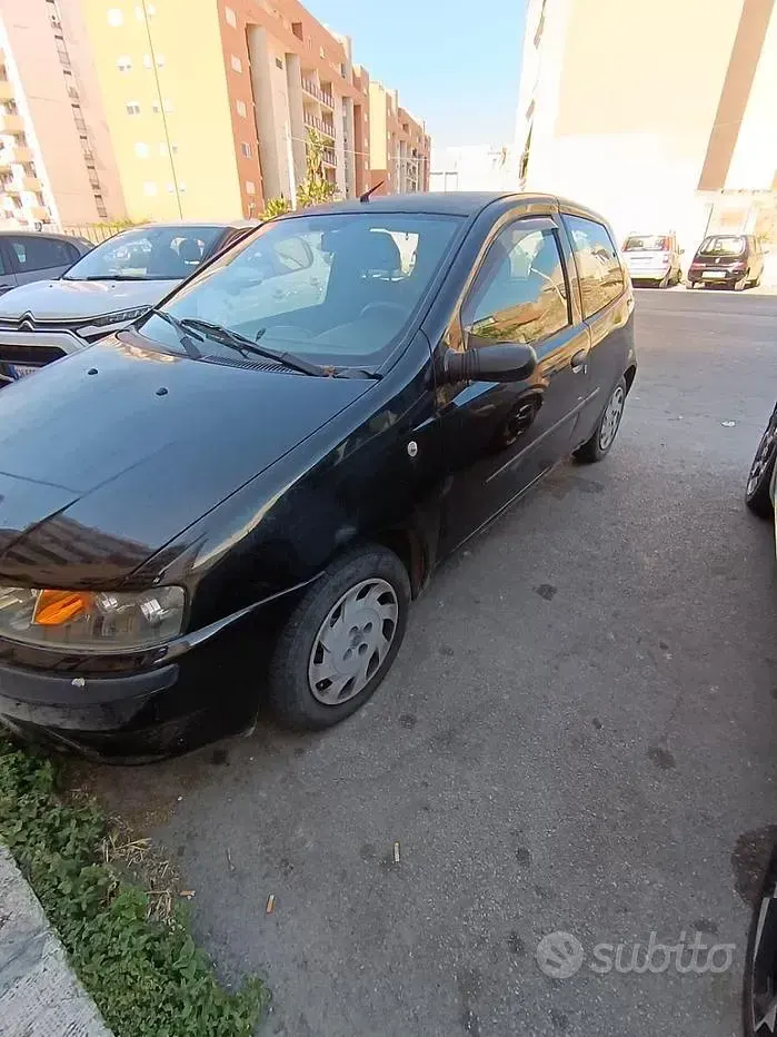 Usata Fiat Punto 60 CV (44 kW) 2002 Nero Utilitaria