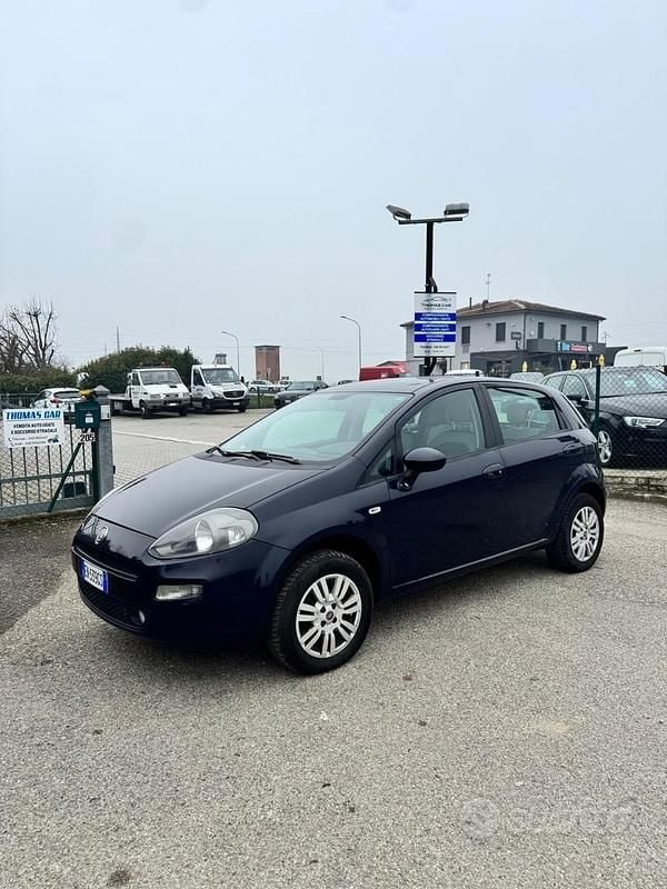 Usata Fiat Punto Easy 69 CV (50 kW) 2012 Blu Berlina