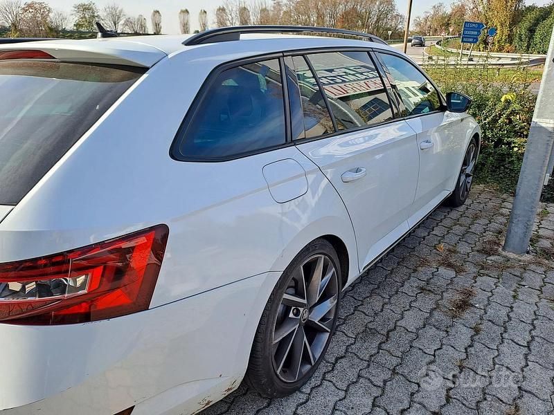 Usata Skoda Superb SportLine 150 CV (110 kW) 2017 Bianco Station wagon