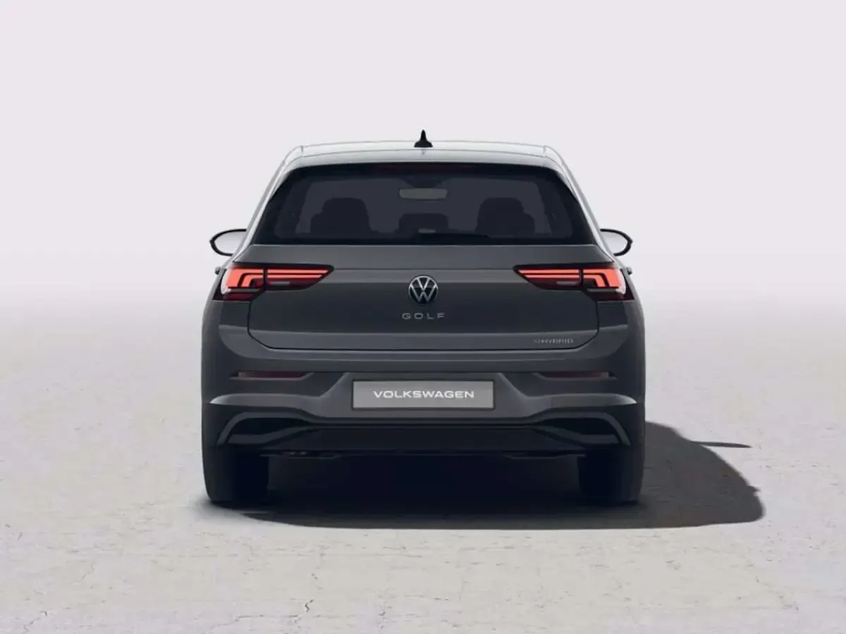 Nuova VW Golf VIII Edition 150 CV (110 kW) 2026 Dolphin grey metallizzato Berlina