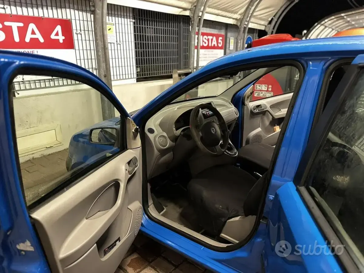Usata Fiat Panda 54 CV (39 kW) 2003 Bluazzurro Utilitaria