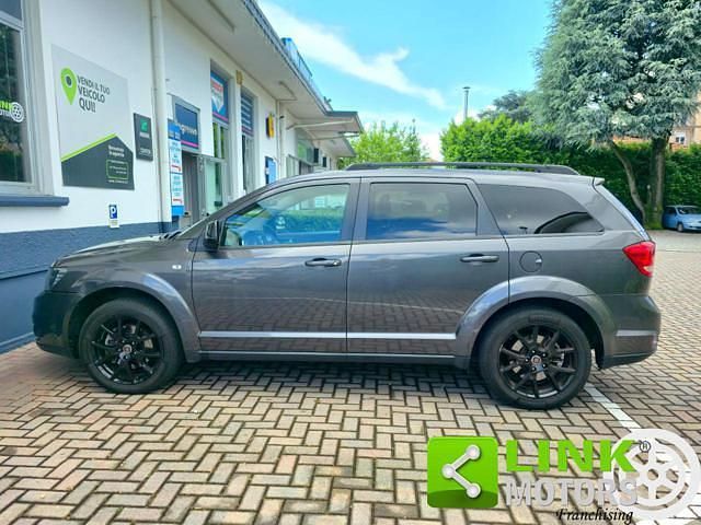 Usata Fiat Freemont Black Code 170 CV (125 kW) 2015 Grigio scuro SUV