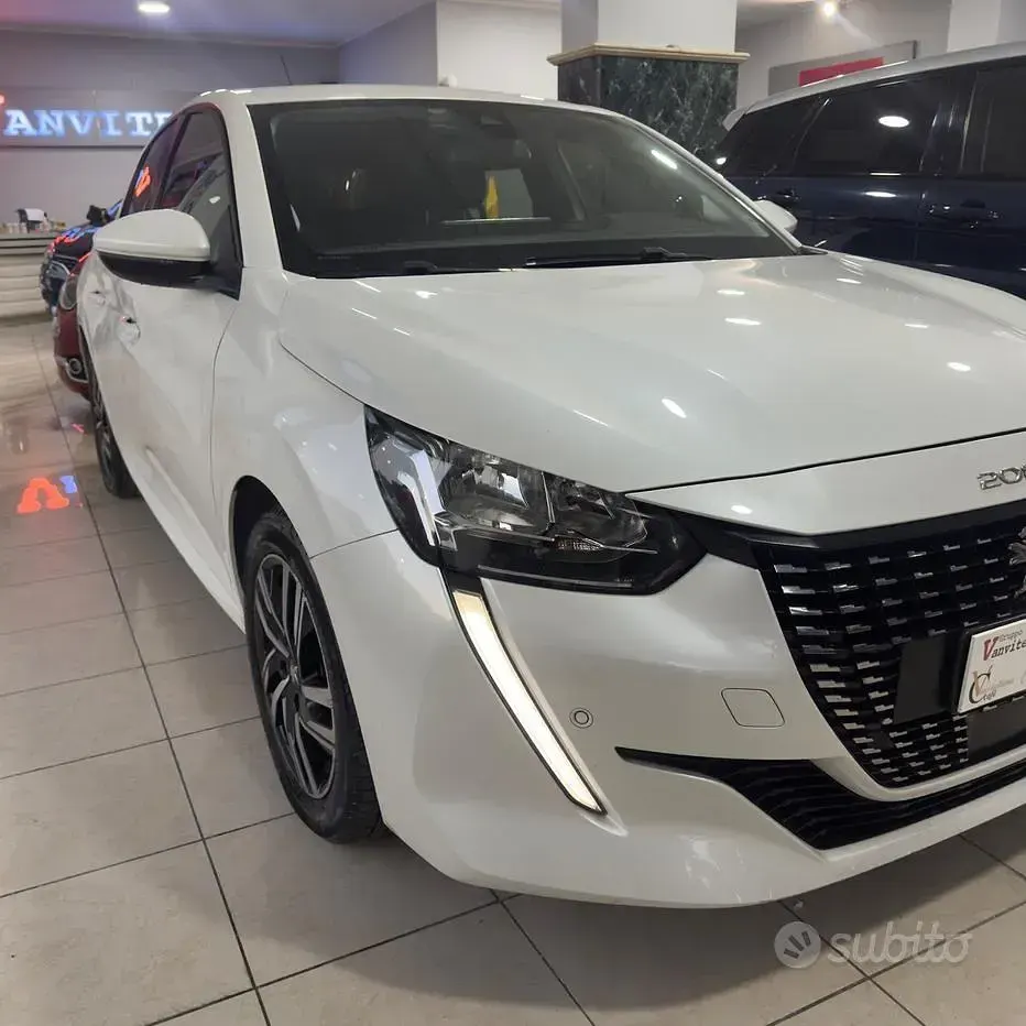 Usata Peugeot 208 Allure 102 CV (75 kW) 2020 Bianco Utilitaria
