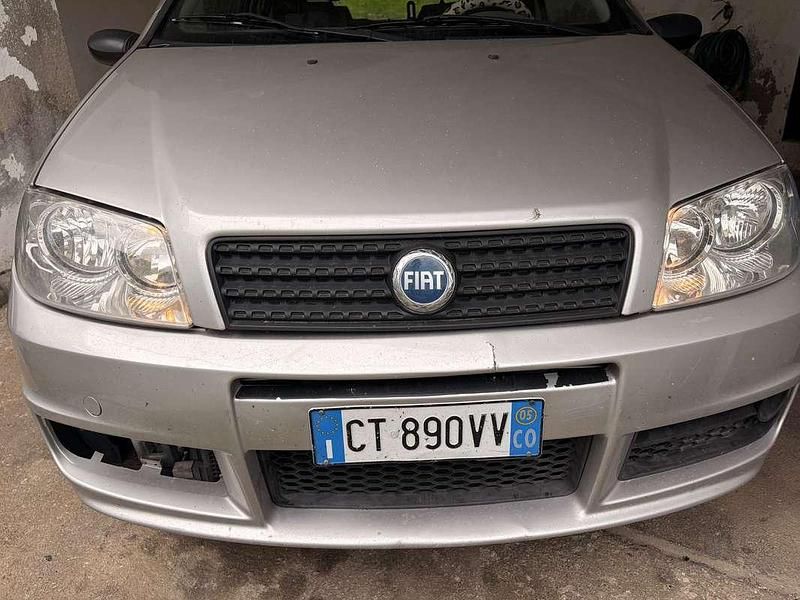 Usata Fiat Punto 69 CV (50 kW) 2005 Grigio Utilitaria