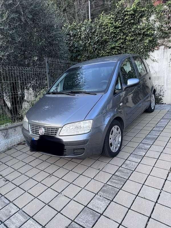 Usata Fiat Idea Active 80 CV (58 kW) 2011 Grigio Monovolume