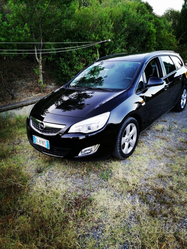 Usato 2011 Opel Astra 1.7 Diesel 125 CV (5.000 €)