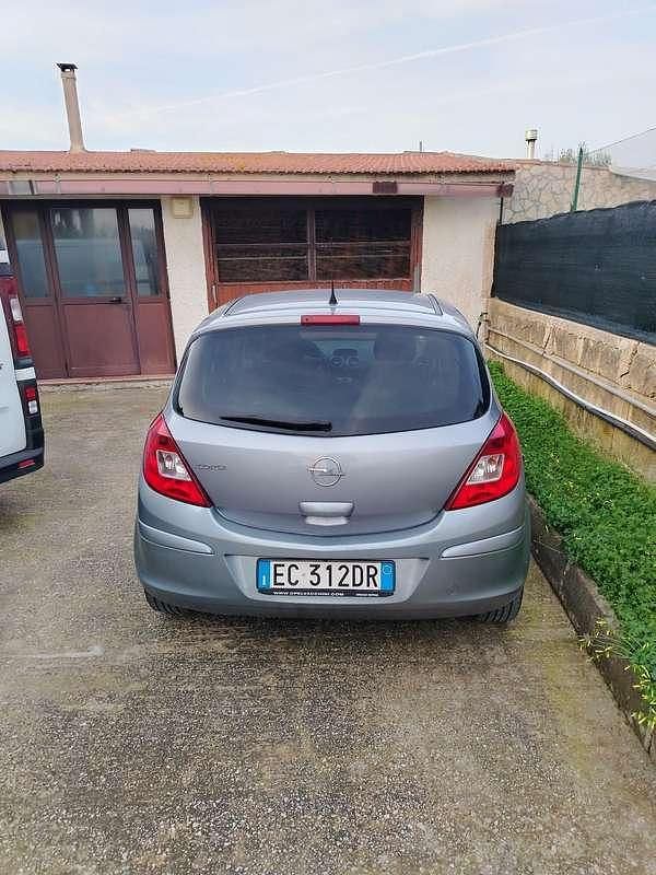 Usata Opel Corsa 69 CV (50 kW) 1989 Berlina