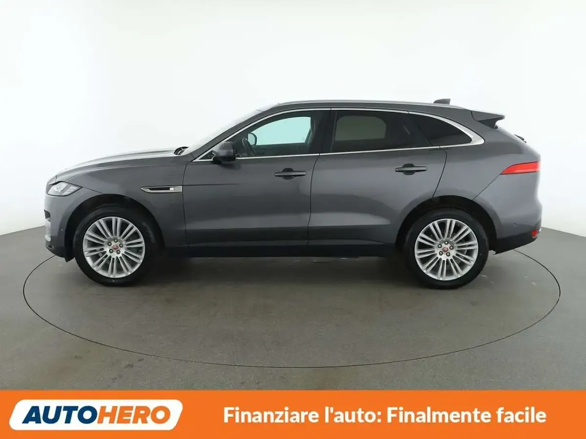 Usata Jaguar F-Pace Portfolio 180 CV (132 kW) 2018 Grigio SUV