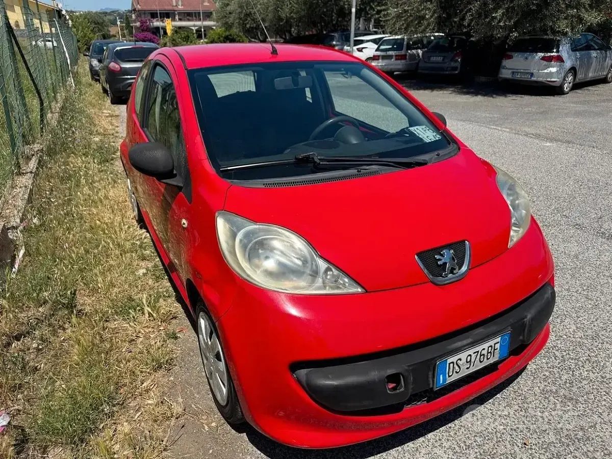 Usata Peugeot 107 68 CV (50 kW) 2008 Rosso Utilitaria