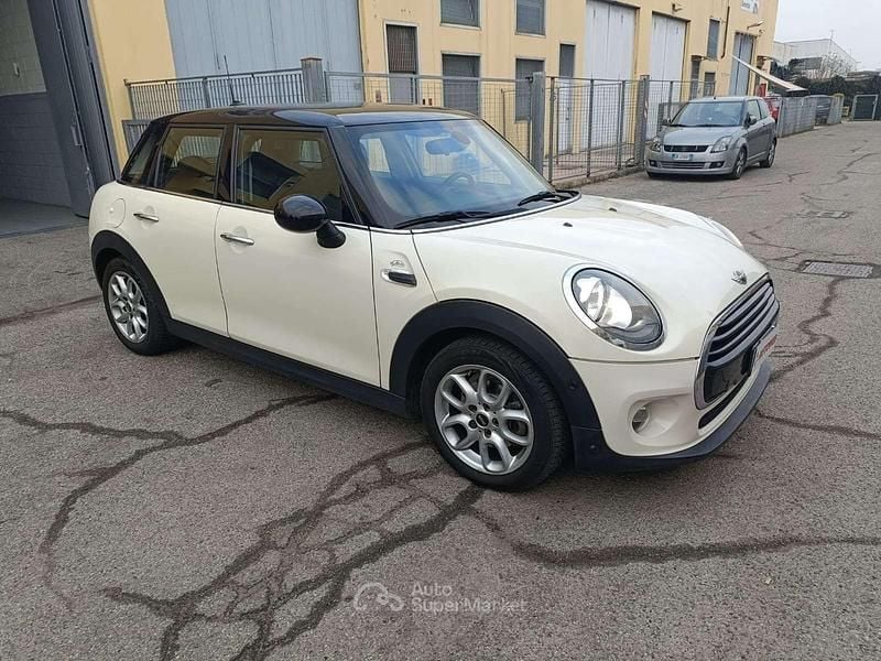 Occasion Mini Cooper Hype 136 ch (100 kW) 2017 Beige Citadine