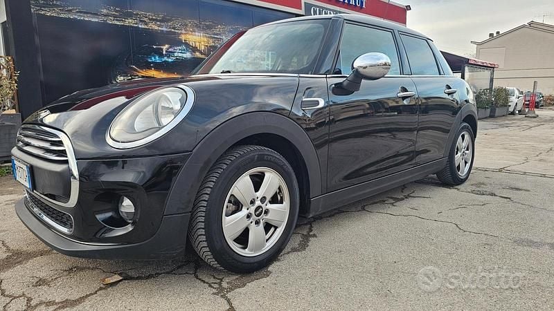 Usata Mini ONE 101 CV (74 kW) 2014 Nero Utilitaria