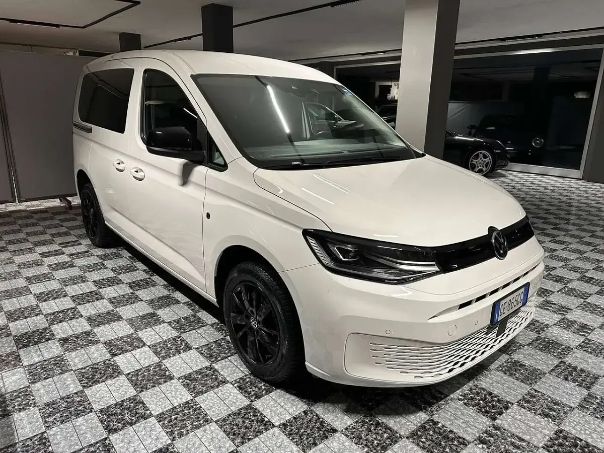Usata VW Caddy 121 CV (88 kW) 2021 Bianco Monovolume
