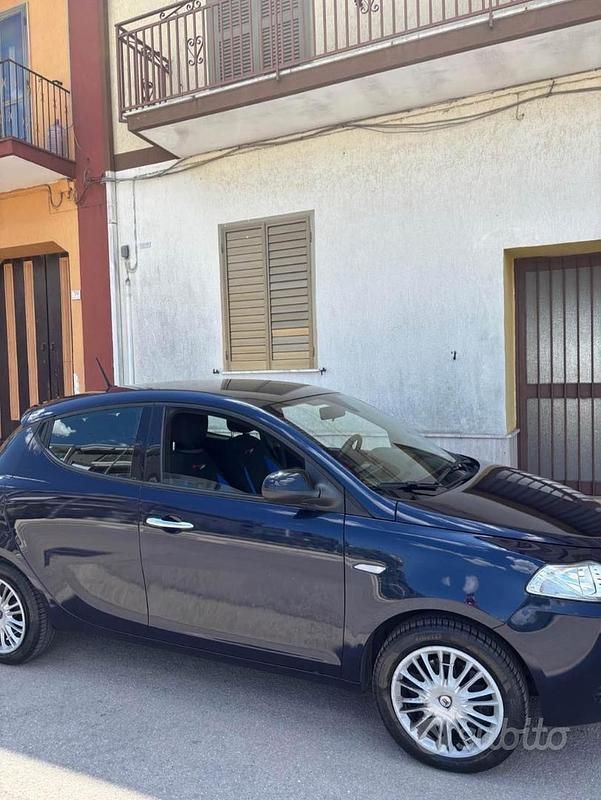 Usata Lancia Ypsilon 2021 Blu Utilitaria