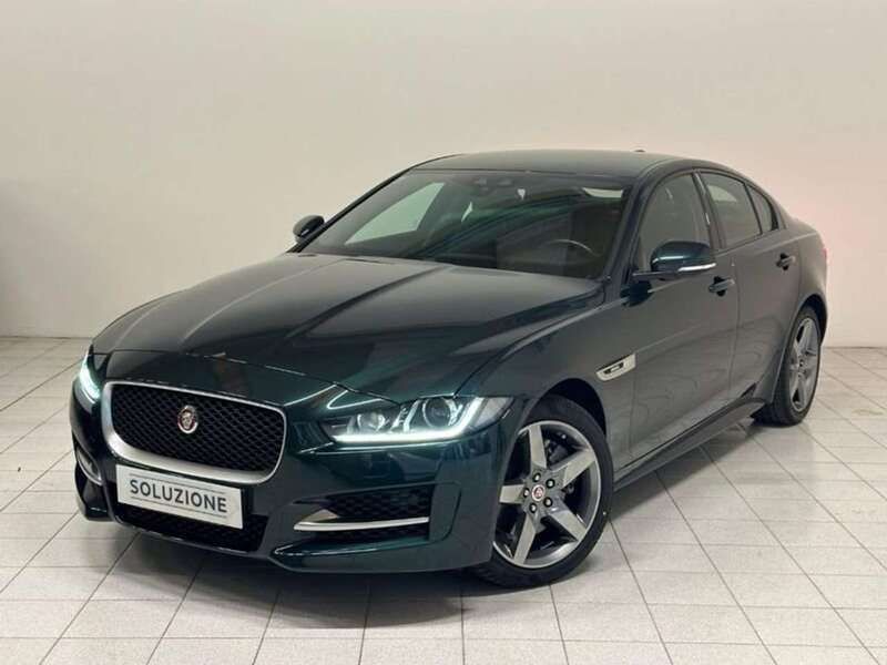 British racing green / metallizzato Usata 2016 Jaguar XE R-Sport Tre volumi | 18.850 € (Molto cara) - Immagine 1/4