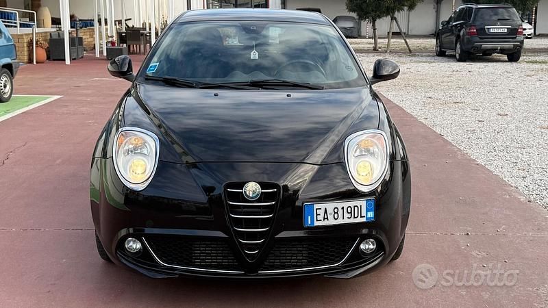 Nero Usata 2010 Alfa Romeo MiTo Distinctive Due volumi | 3999 € (Cara) - Immagine 1/4
