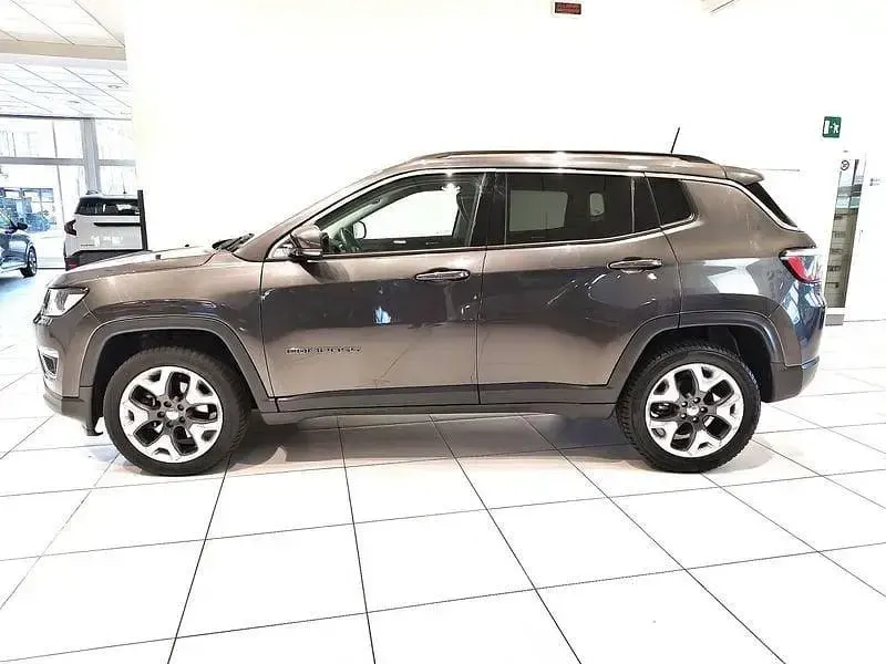 Usata Jeep Compass Limited 140 CV (102 kW) 2018 Grigio SUV