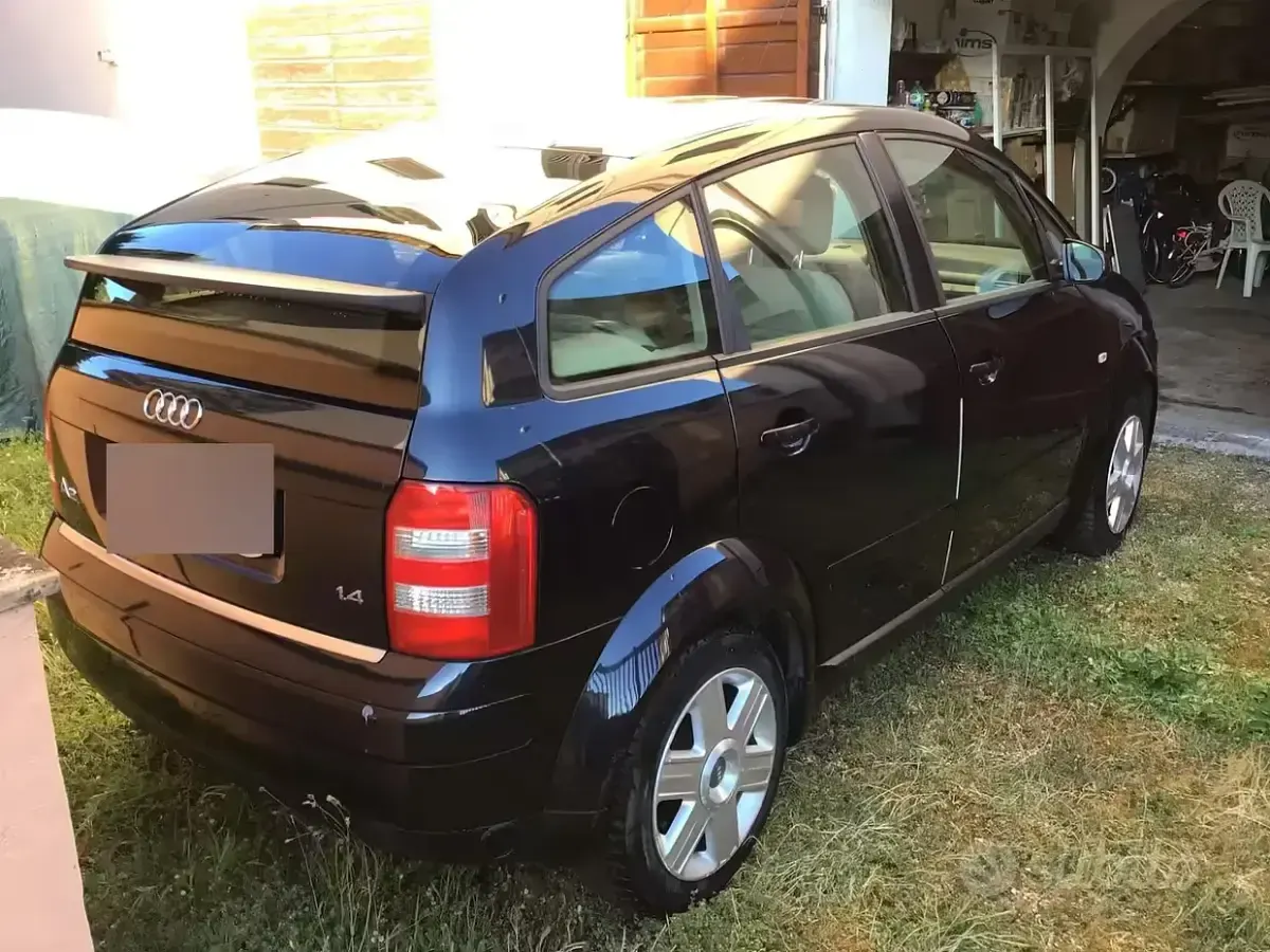 Usata Audi A2 75 CV (55 kW) 2001 Nero Utilitaria