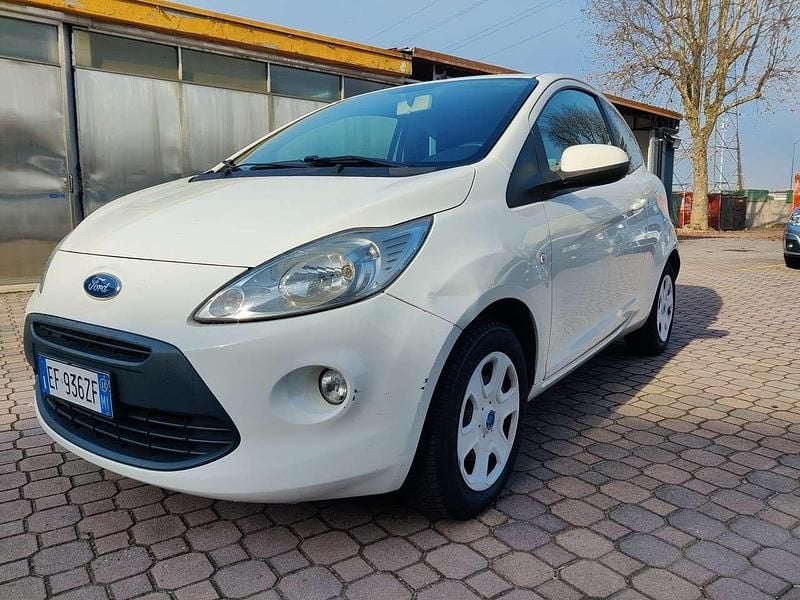 Bianco Usata 2011 Ford Ka Titanium Due volumi | 4490 € (Buon prezzo) - Immagine 1/4