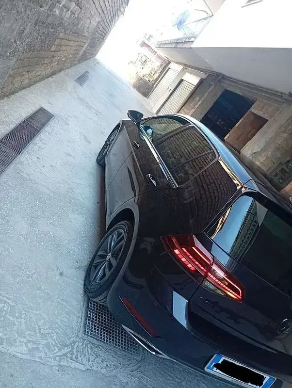 Usata VW Golf VII Comfortline 110 CV (80 kW) 2019 Berlina