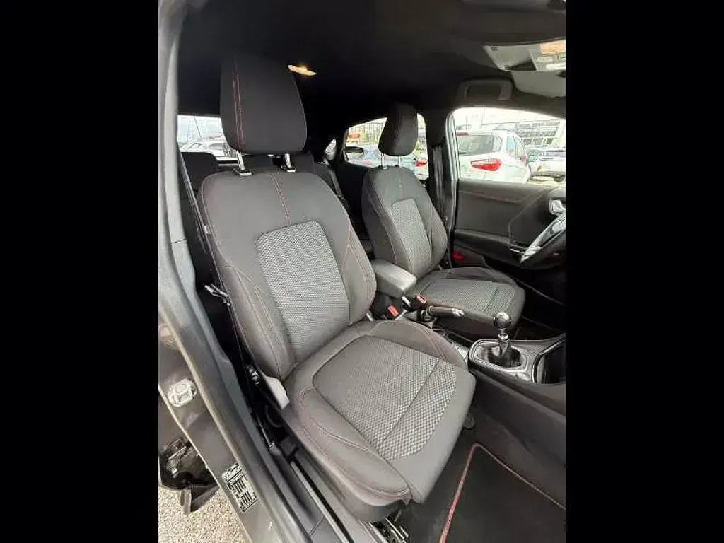 Usata Ford Puma ST-Line 125 CV (91 kW) 2024 Magnetic grey SUV