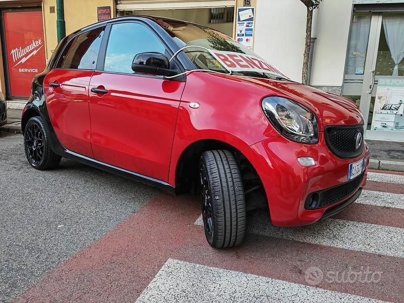 Usata Smart ForFour Prime 70 CV (51 kW) 2016 Rosso Utilitaria