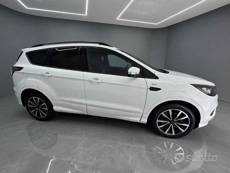 Usata Ford Kuga ST-Line 120 CV (88 kW) 2018 Bianco SUV