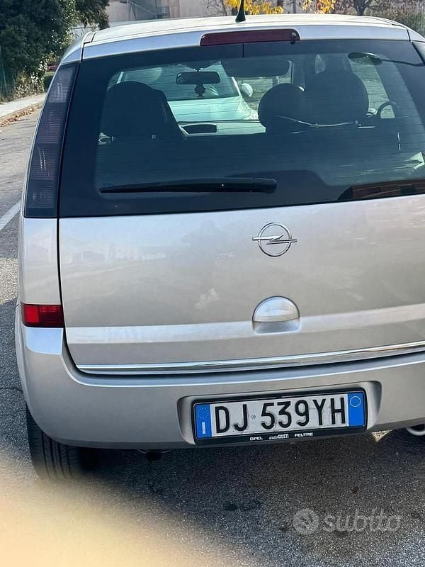 Usata Opel Meriva 75 CV (55 kW) 2010 Grigio Monovolume