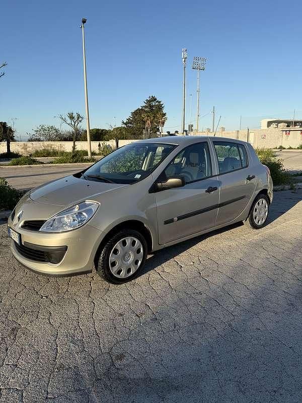 Usata Renault Clio II 65 CV (47 kW) 2008 Berlina