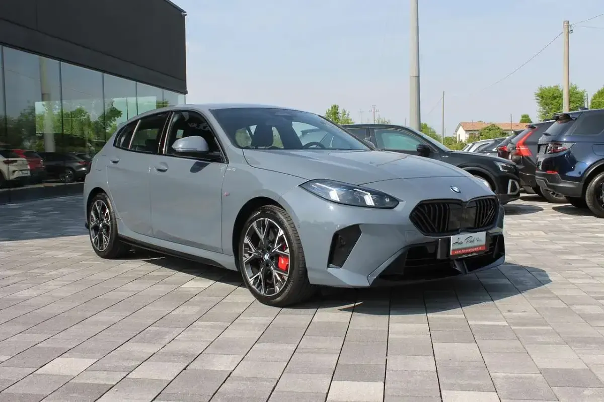 Usata BMW 120 M Sport 150 CV (110 kW) 2025 Grigio Utilitaria