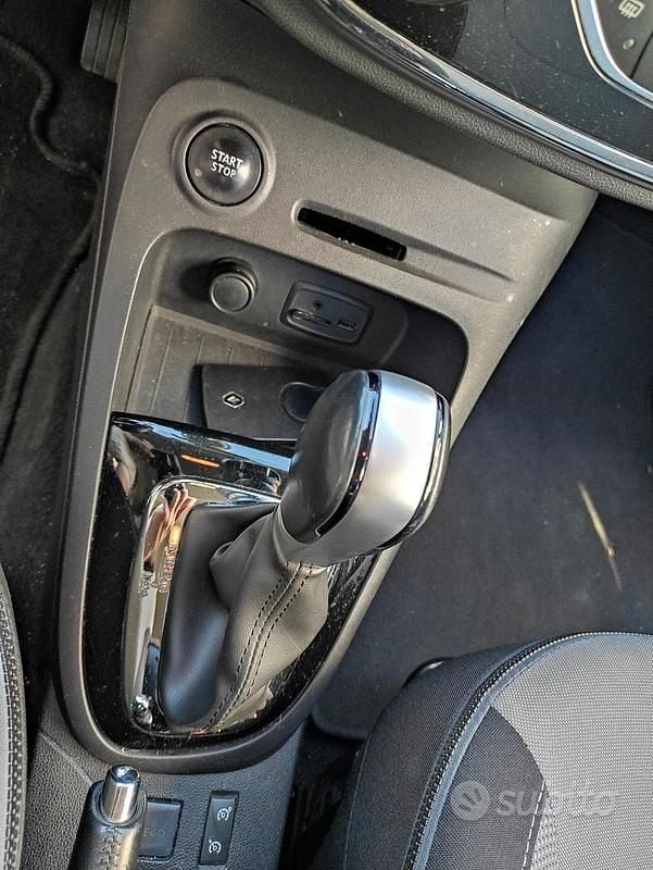 Usata Renault Captur 90 CV (66 kW) 2016 Beige SUV