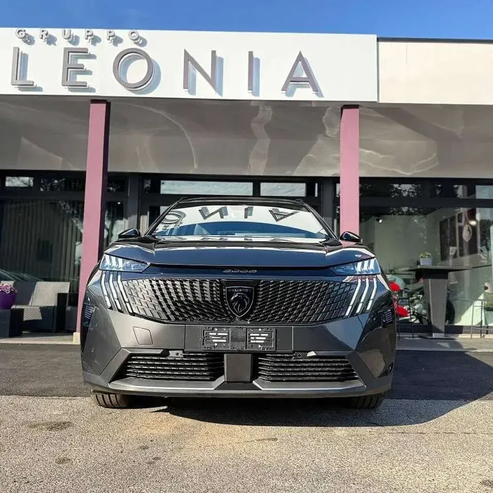 Nuova Peugeot 5008 GTi 145 CV (106 kW) 2025 Grigio titanio SUV