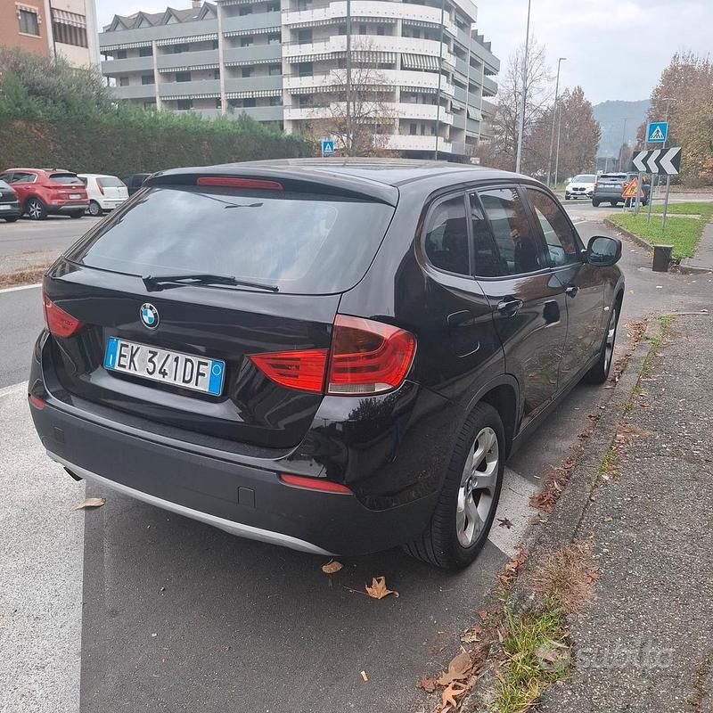 Usata BMW X1 143 CV (105 kW) 2011 Nero SUV