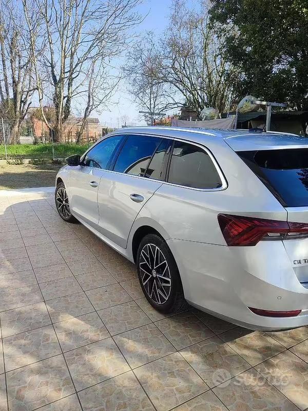 Usata Skoda Octavia G-TEC 131 CV (96 kW) 2022 Grigio Station wagon