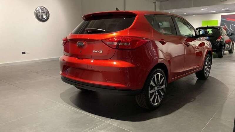 Usata EVO Evo 3 83 kW (113 CV) 2023 Rosso pastello SUV