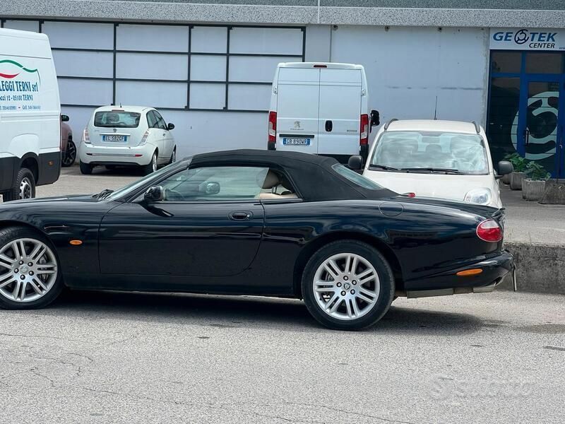 Usata Jaguar XKR Supercharged 396 CV (291 kW) 2003 Nero Cabrio