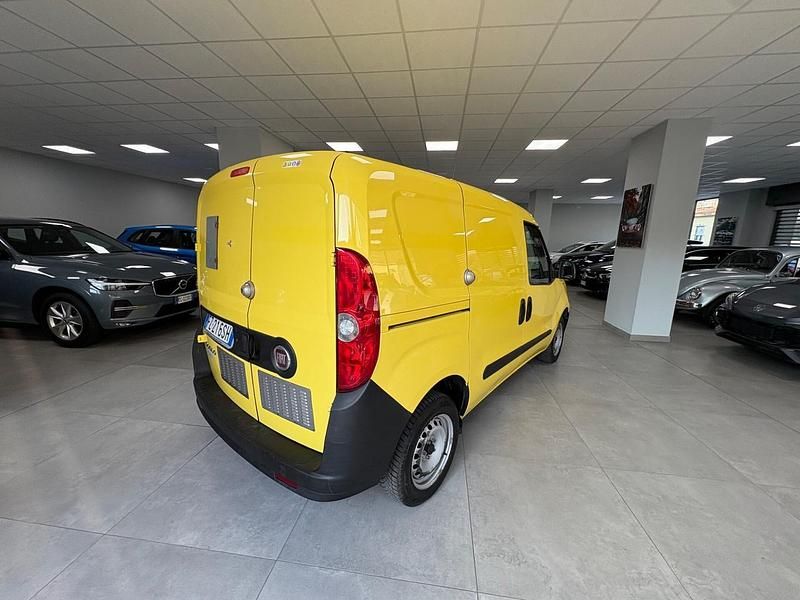 Usata Fiat Doblò 95 CV (69 kW) 2019 Giallo Monovolume