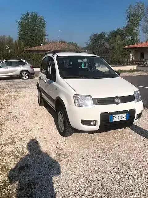 Usado Fiat Panda 4x4 Climbing 75 CV (55 kW) 2012 Blanco Utilitario