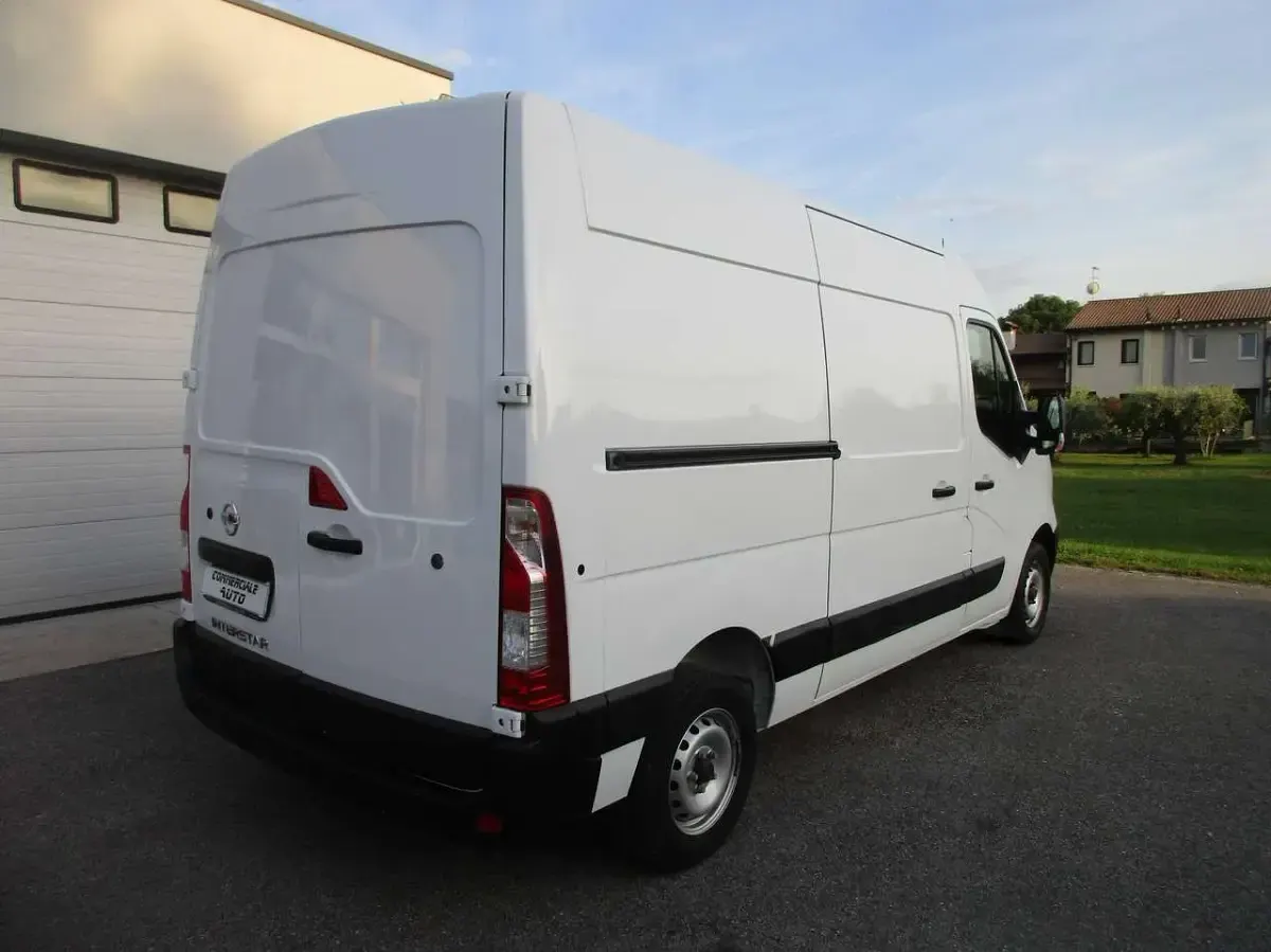 Usata Renault Master 136 CV (100 kW) 2023 Bianco Monovolume