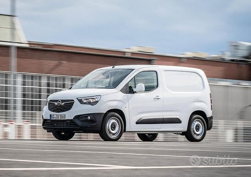 Bianco Usata 2021 Opel Combo Monovolume | 8000 € (Ottimo prezzo) - Immagine 1/2