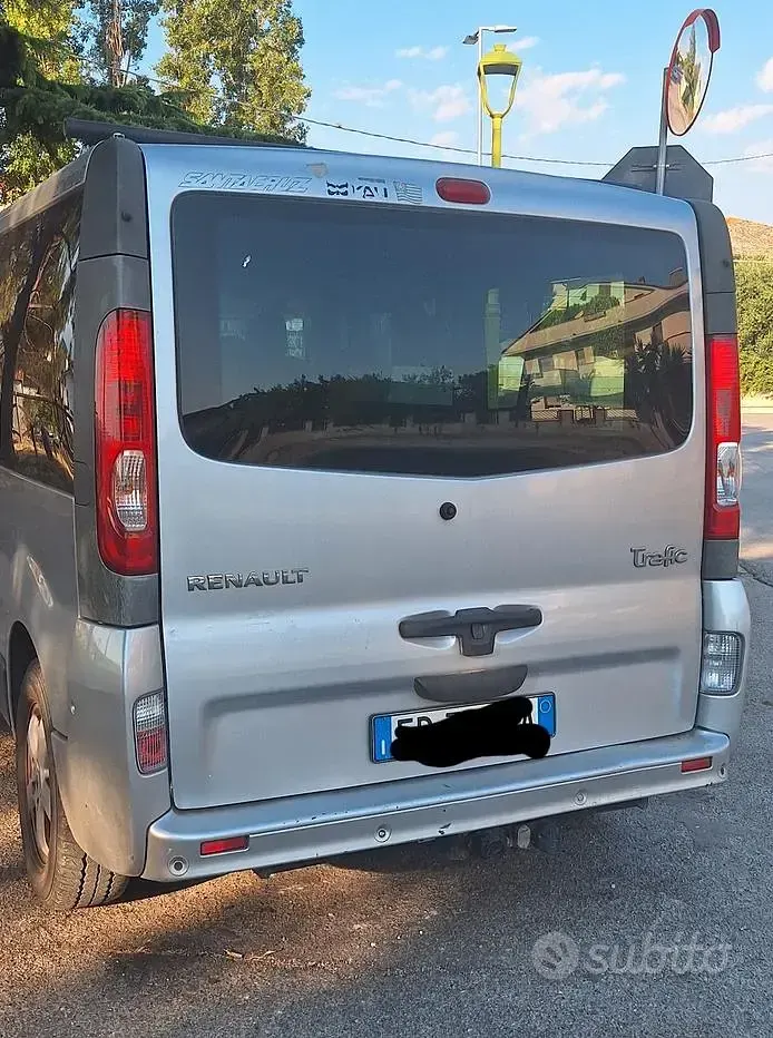 Usata Renault Trafic 120 CV (88 kW) 2012 Grigio Monovolume